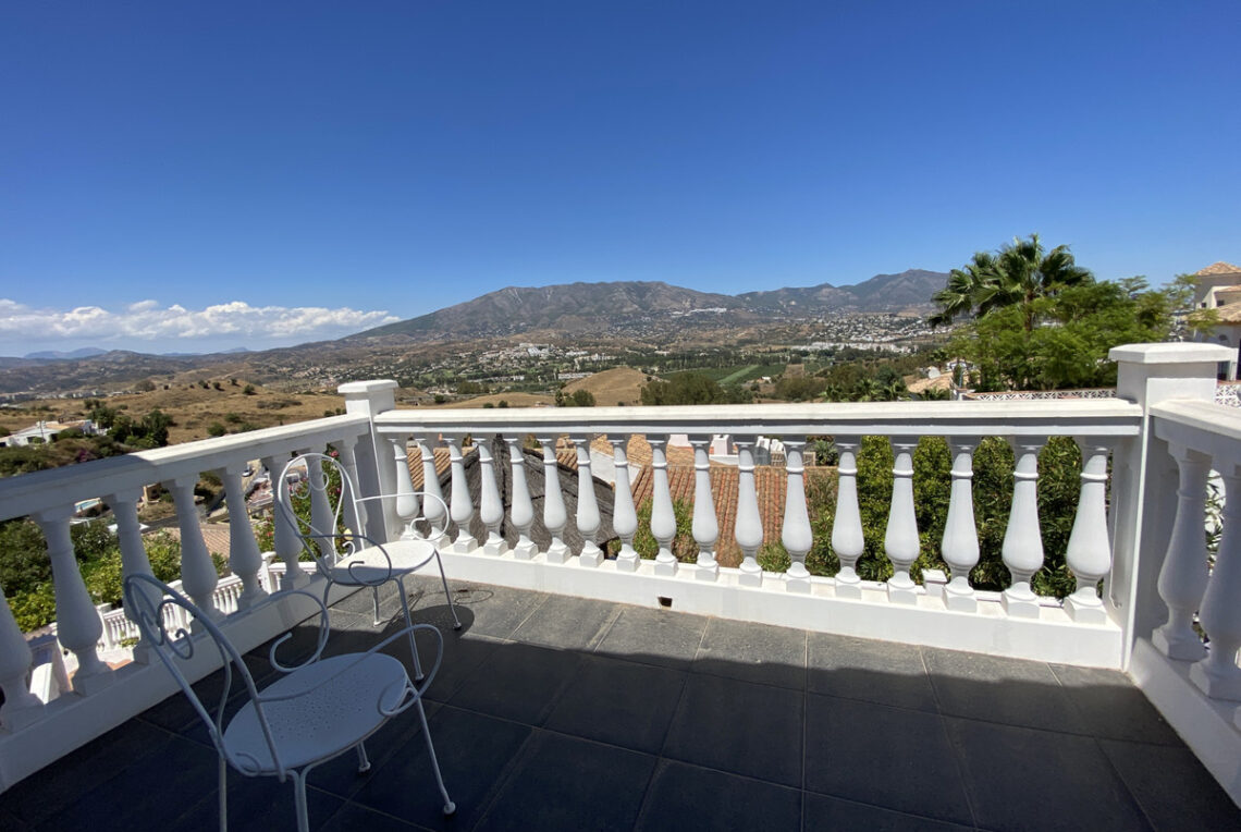 22-bcf8e6250e0bab365f900a8ac31ac040