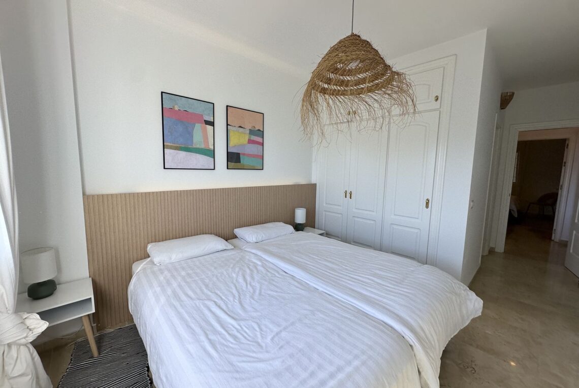 24-b59ea83f0a74727dc1499d2a7ec80eaa