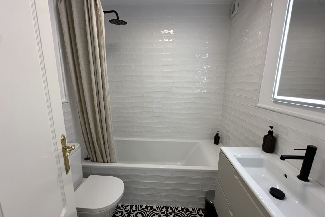 26-5d8d79970826a9dedda56d1963bd89bb