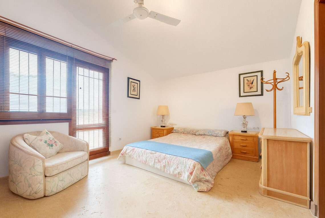 13-5fd73dea700db77384c091ca9818b1a9