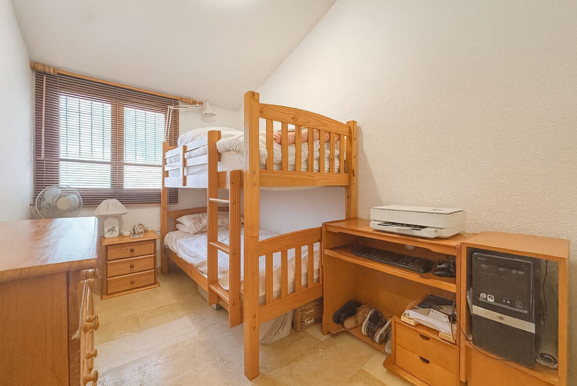 16-ec67b526875bf0124b6ce4328a754439