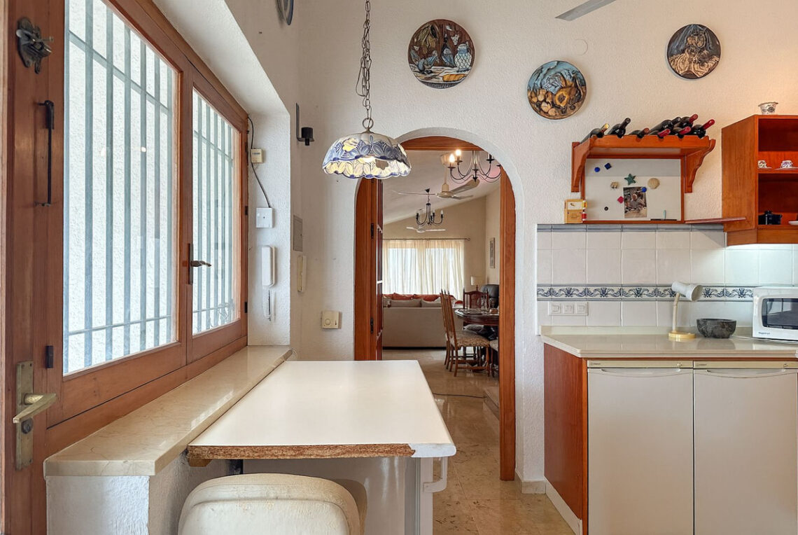 8-e64a9055bba3e77ac8aca3b893cdf826