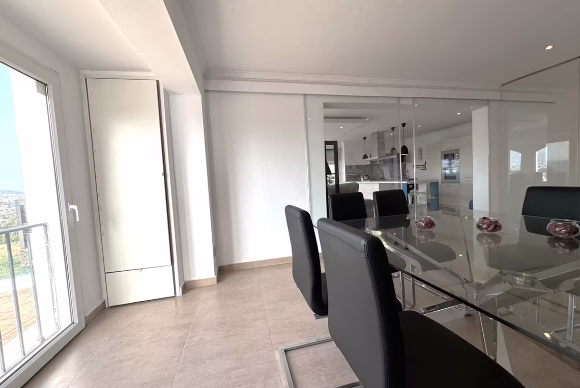 c9d50516-19cd-47e9-b161-77edfa6b3682