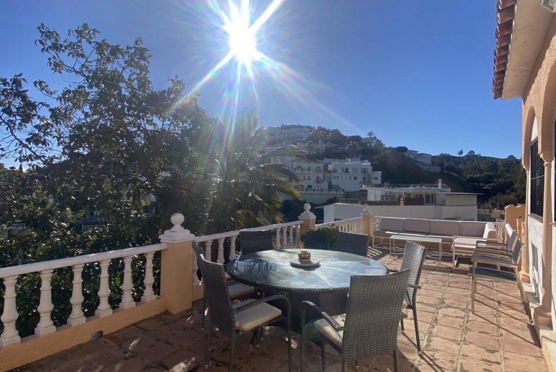 12-9d2414e6554ff283a7dbb3894364f2bd