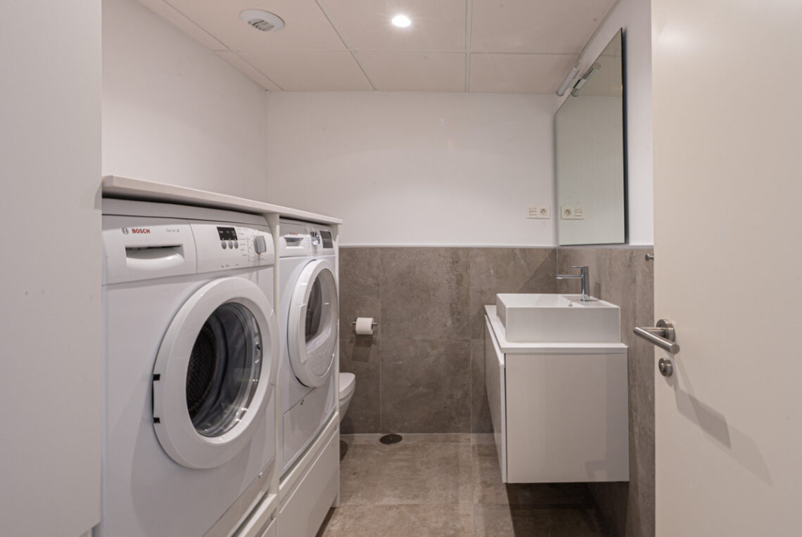 25-45e7a00e8ada30030040e20a35fbccfd