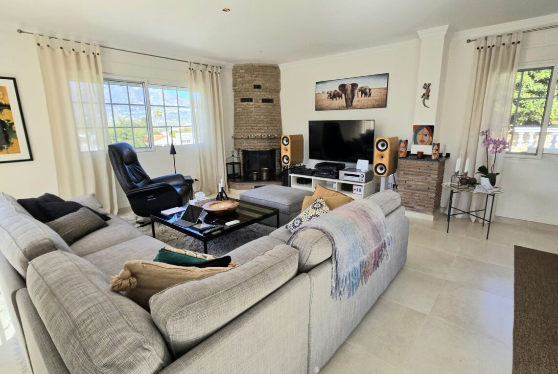 19-aaab0d39405c5276cdabb22e4d3de260