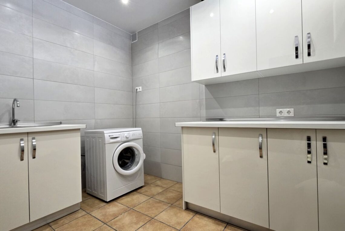 28-c30e6db73e32fc2603d3031b21c6cf16