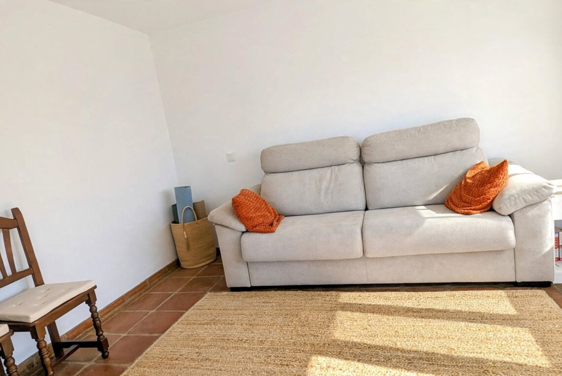 sunlit_living_room